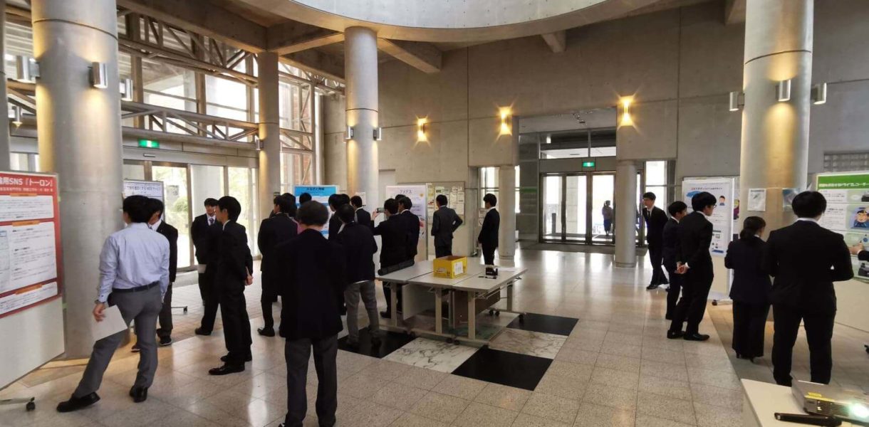 広島市立大学で開催された最終審査会の様子